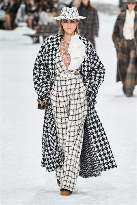 chanel ombretti 2019|Chanel fashion show.